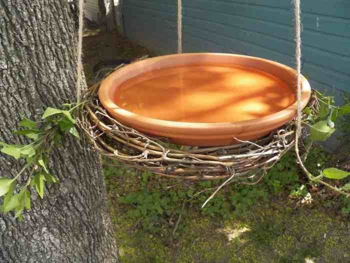 Bird bath diy ideas baths easy garden build birds adorable hummingbird fun do fountain morningchores make crafts backyard uses projects